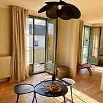 La Demeure Bed & Breakfast