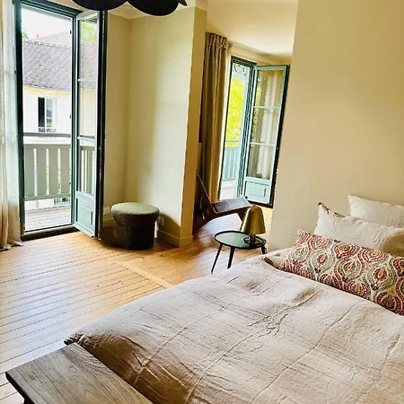 La Demeure Bed and breakfast 3*