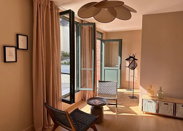 La Demeure Bed & Breakfast