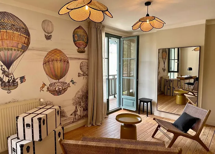 La Demeure Bed & Breakfast